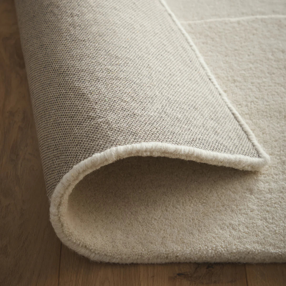 Sculptured Boulder Cream